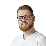 Врач Винокуров Денис Дмитриевич